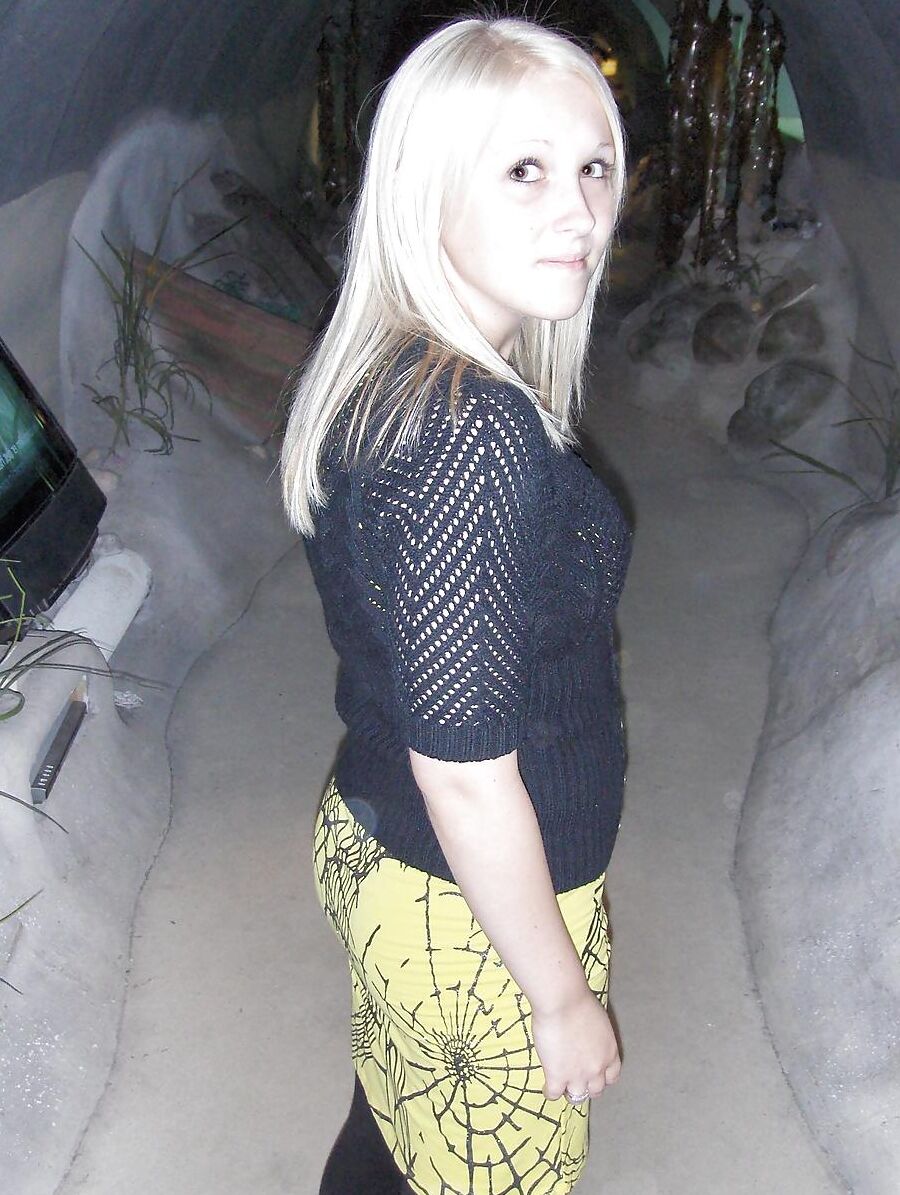 Drop-dead Gorgeous Blonde Loves Showing Off Her Holes