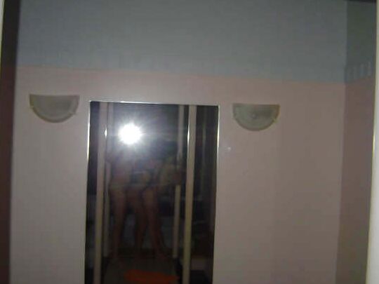 Comeu a mulher e uma amiga no Motel (caiu na net)