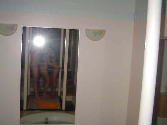 Comeu a mulher e uma amiga no Motel (caiu na net)