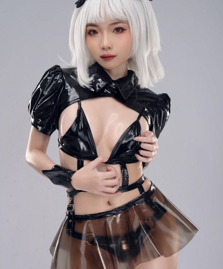 Strawie nude