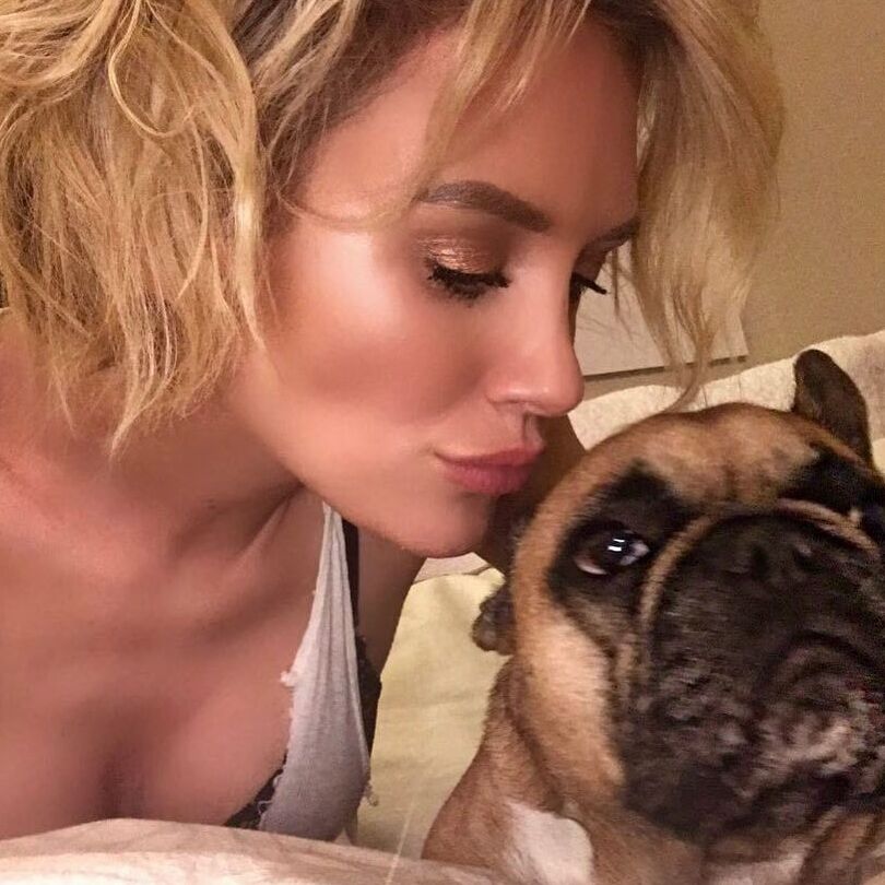 Nicky Whelan Sexy
