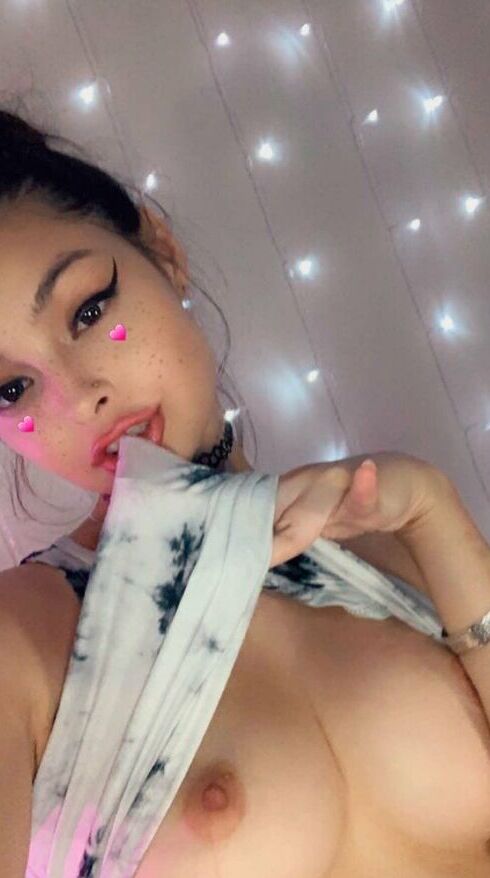 VantaBee nude
