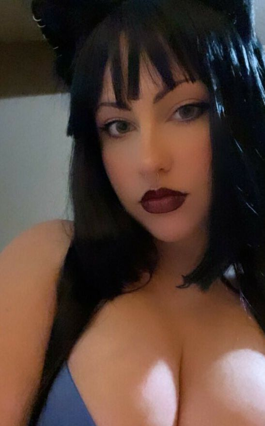 Nekmama nude