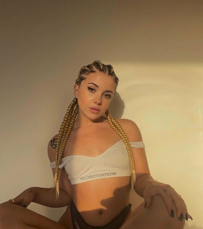 Andrea Beltran nude
