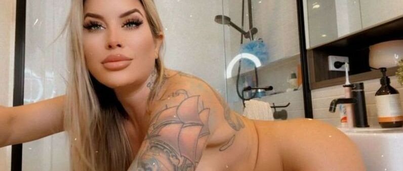 AvaArlo nude