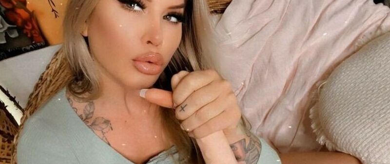 AvaArlo nude