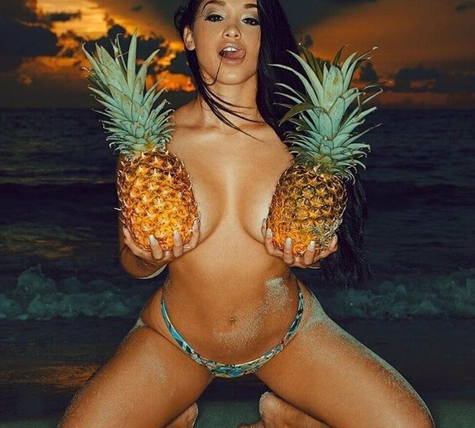 Abella Anderson nude