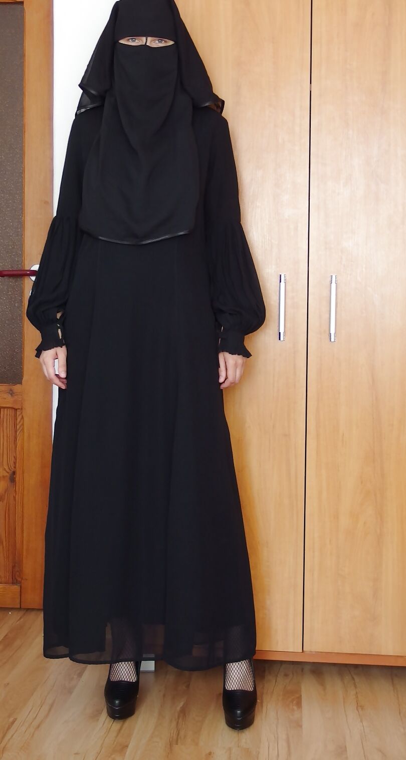 Black niqab