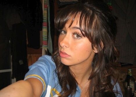 Pictures of an amateur cutie displaying her nice curves