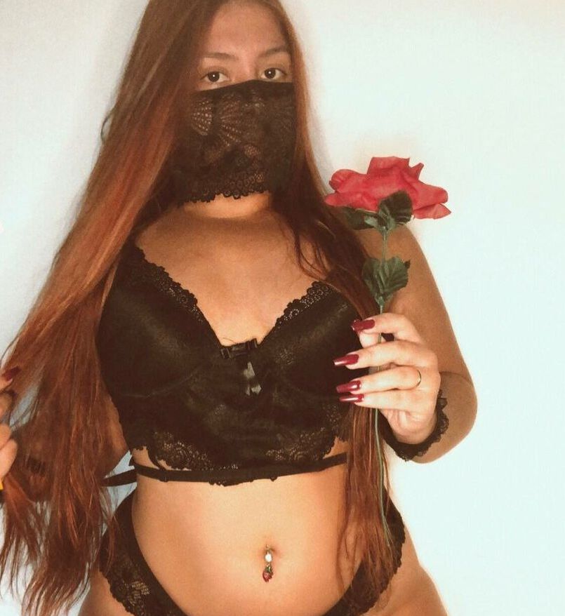 Giovana Damacena nude