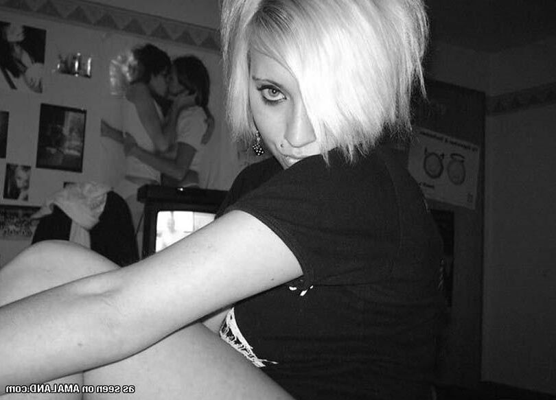 Pictures of a horny blonde emo GF going down on a hard cock