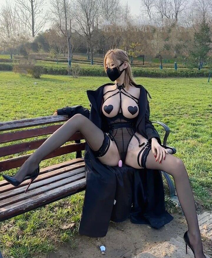 Lianhong nude