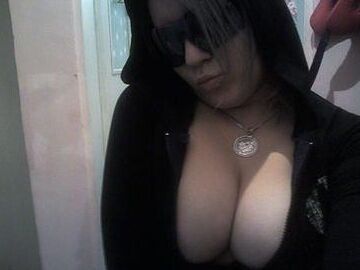Sexy Girfriends With Nice Juggs