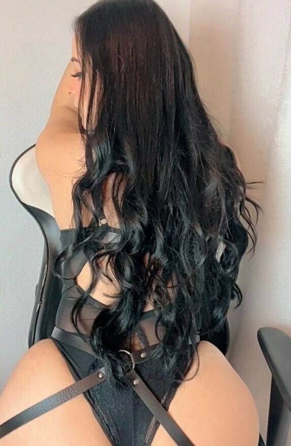 Angi Gss nude