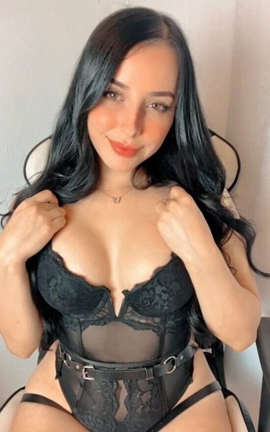 Angi Gss nude