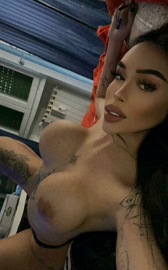 Sara Luna nude