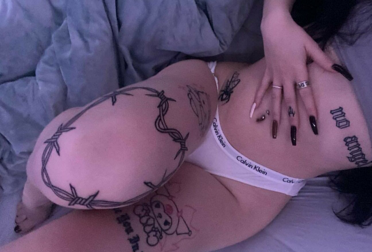Bailey King nude