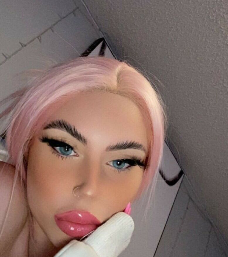 Bailey King nude