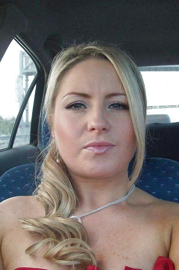 HORNY MILFS