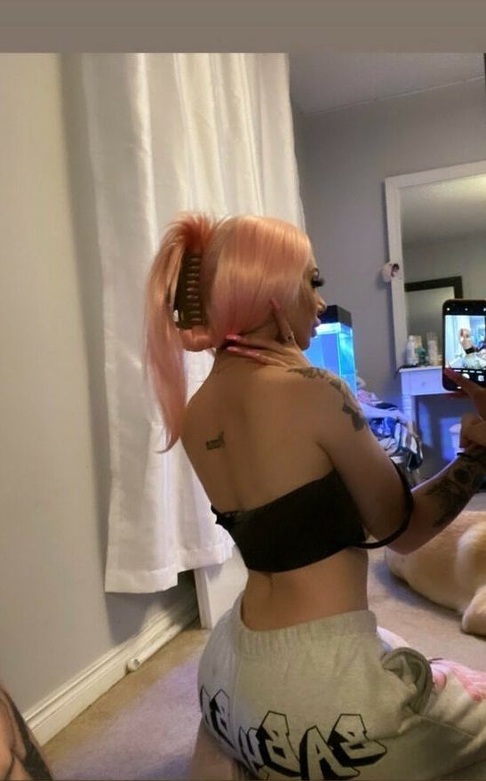 Bailey King nude