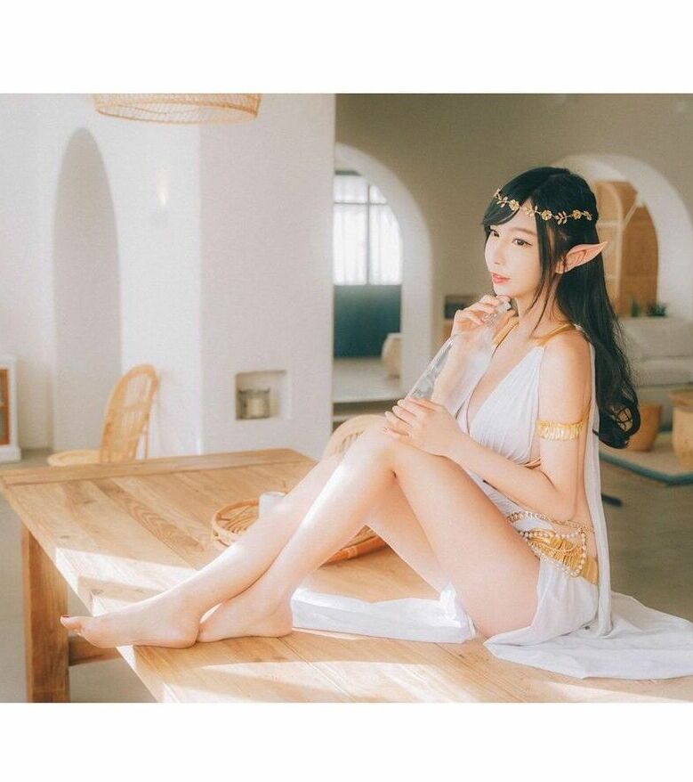 Zoe So nude