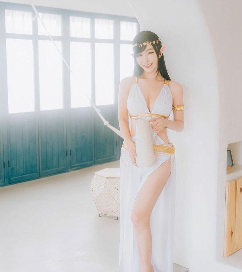 Zoe So nude