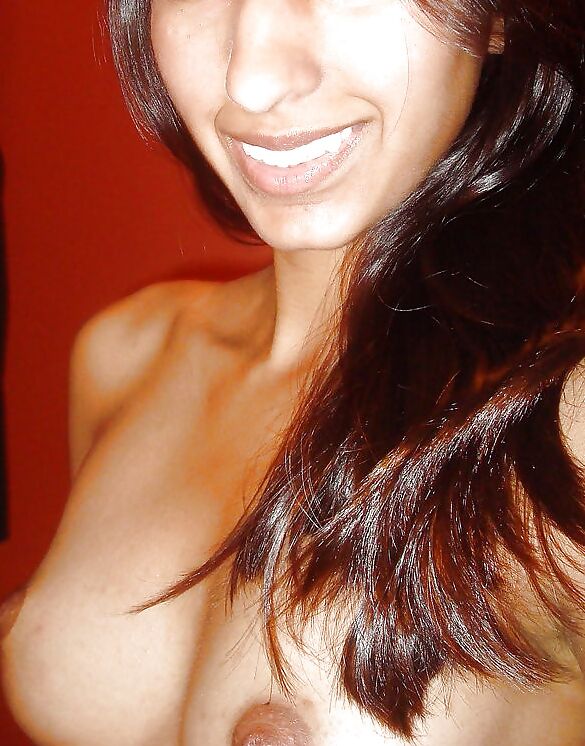 Real Indian Amateur - Posing Naked