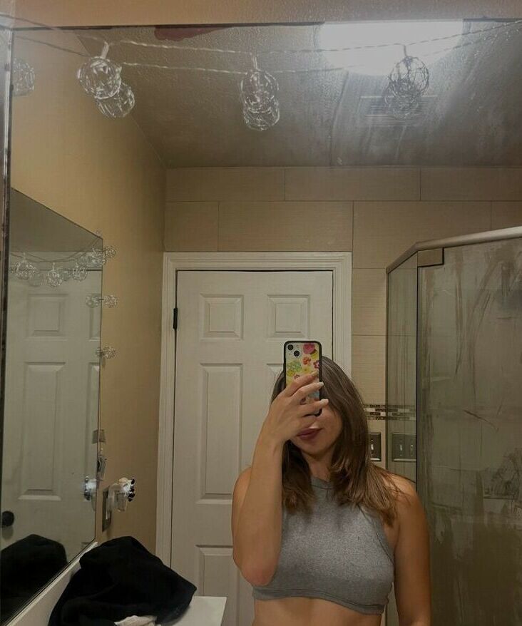 Hailey Gutierrez nude