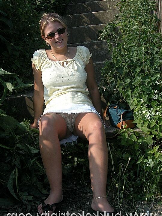 Sexy busty housewife blows cock outdoors