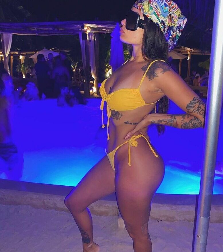 Luíza Viana nude