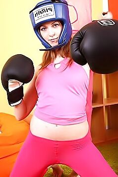 Kleines Mädchen mit blauen Augen.