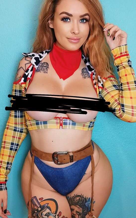LauraLux nude