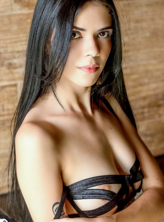 Biia SG nude
