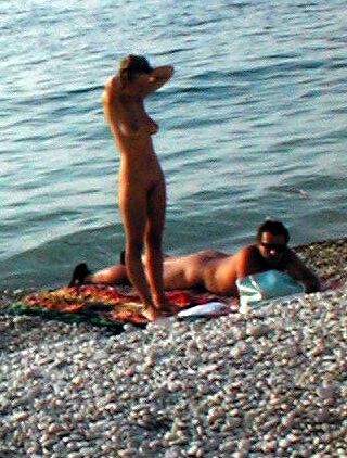 Sporty babe impresses the nude beach with her body