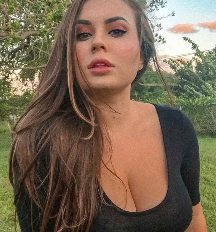Rezarta M nude