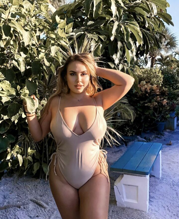 Rezarta M nude