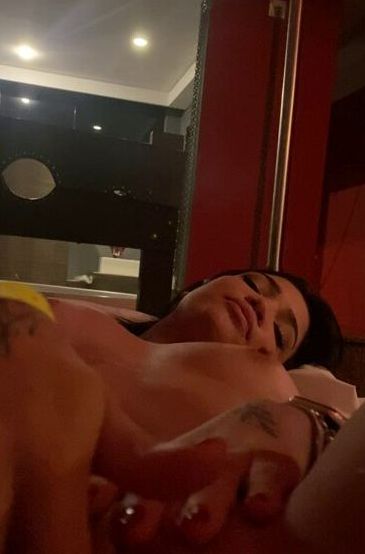 Japa Ale nude