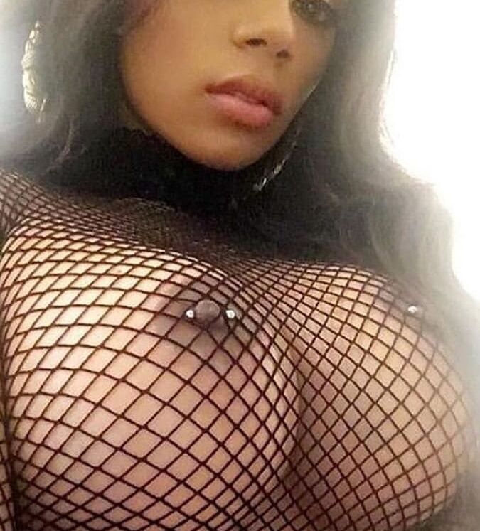 Strella Katt nude