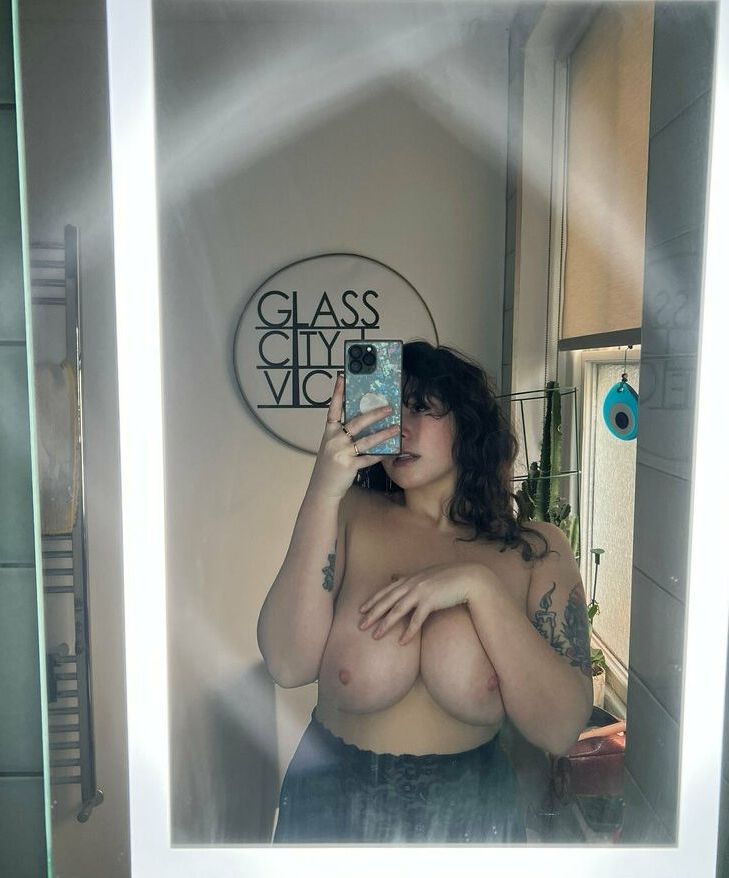 Sophoulla nude