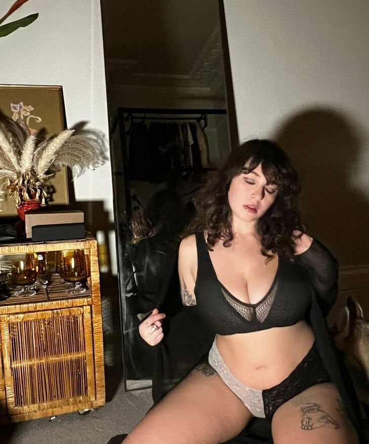 Sophoulla nude
