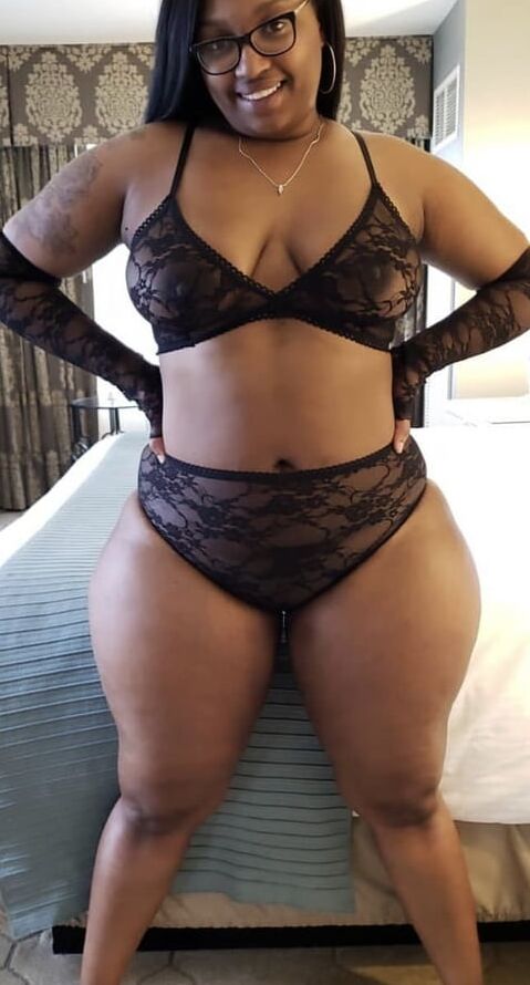 EBONY: SEXY WOMEN