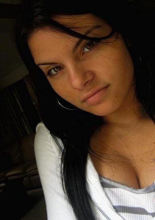 Beautiful Laura in the nude