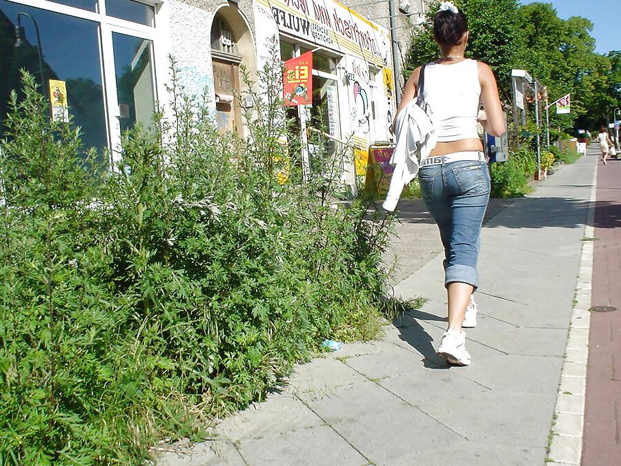 Some Random Candid Pics of Berlin-Schoolgirls