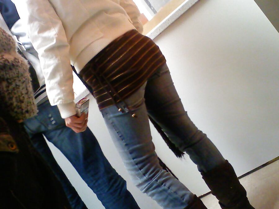 Some Random Candid Pics of Berlin-Schoolgirls