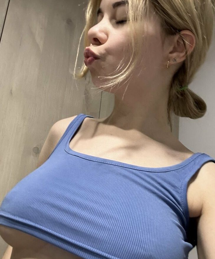 Kailaisnotfamous nude