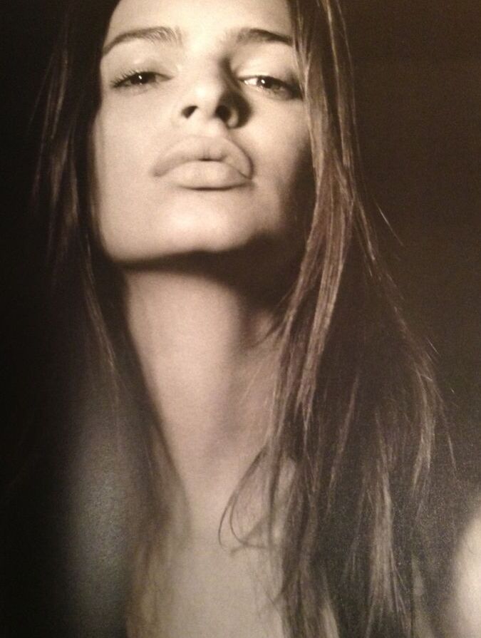 Naked pics of Emily Ratajkowski