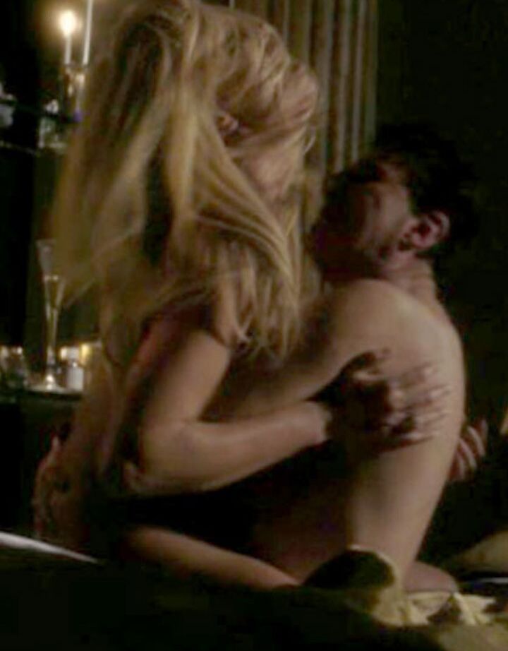 Charlize Theron nicely exposed tits in sex