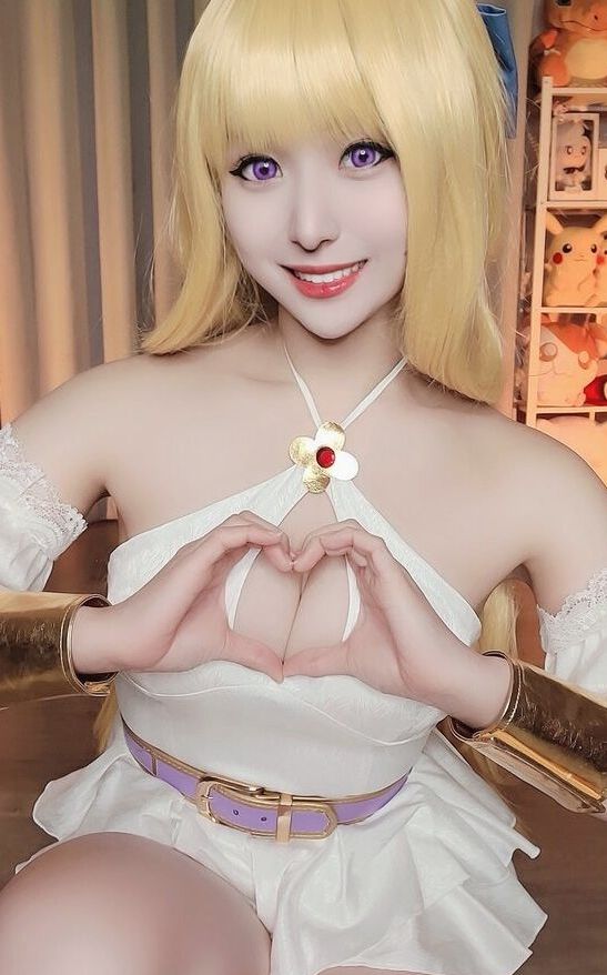 Lewd Cosplayer nude