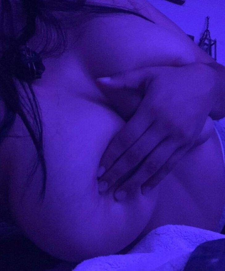 Abiwale nude