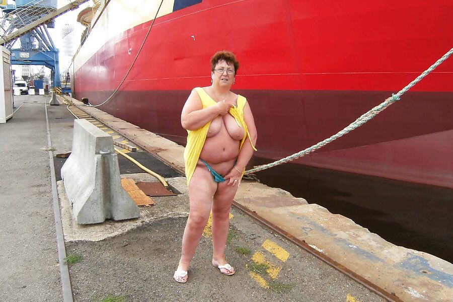 My summer yellow dress